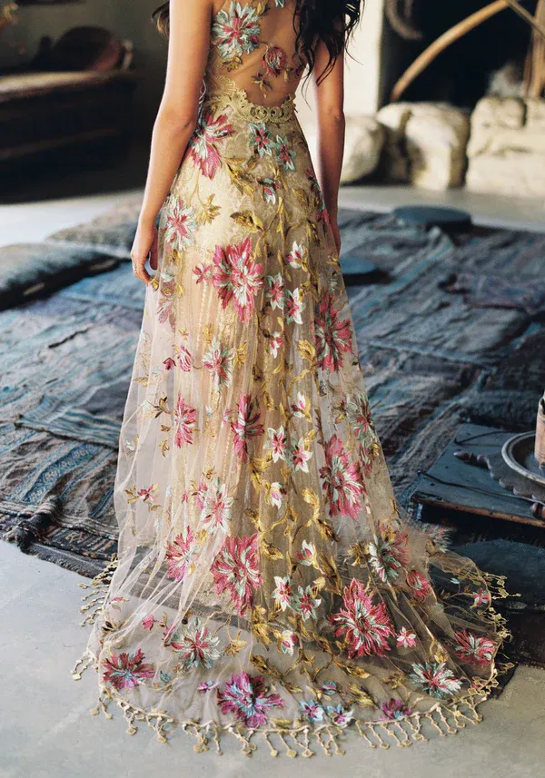 Long Wedding Dresses 3D Floral Embroidery Wedding Gowns JKW128