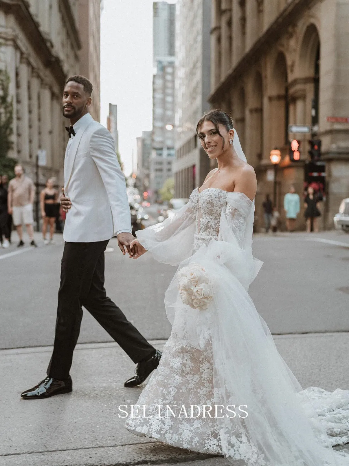 Mermaid Off-the-shoulder Long Sleeve Wedding Dress Cheap Lace Wedding Gowns EVW009