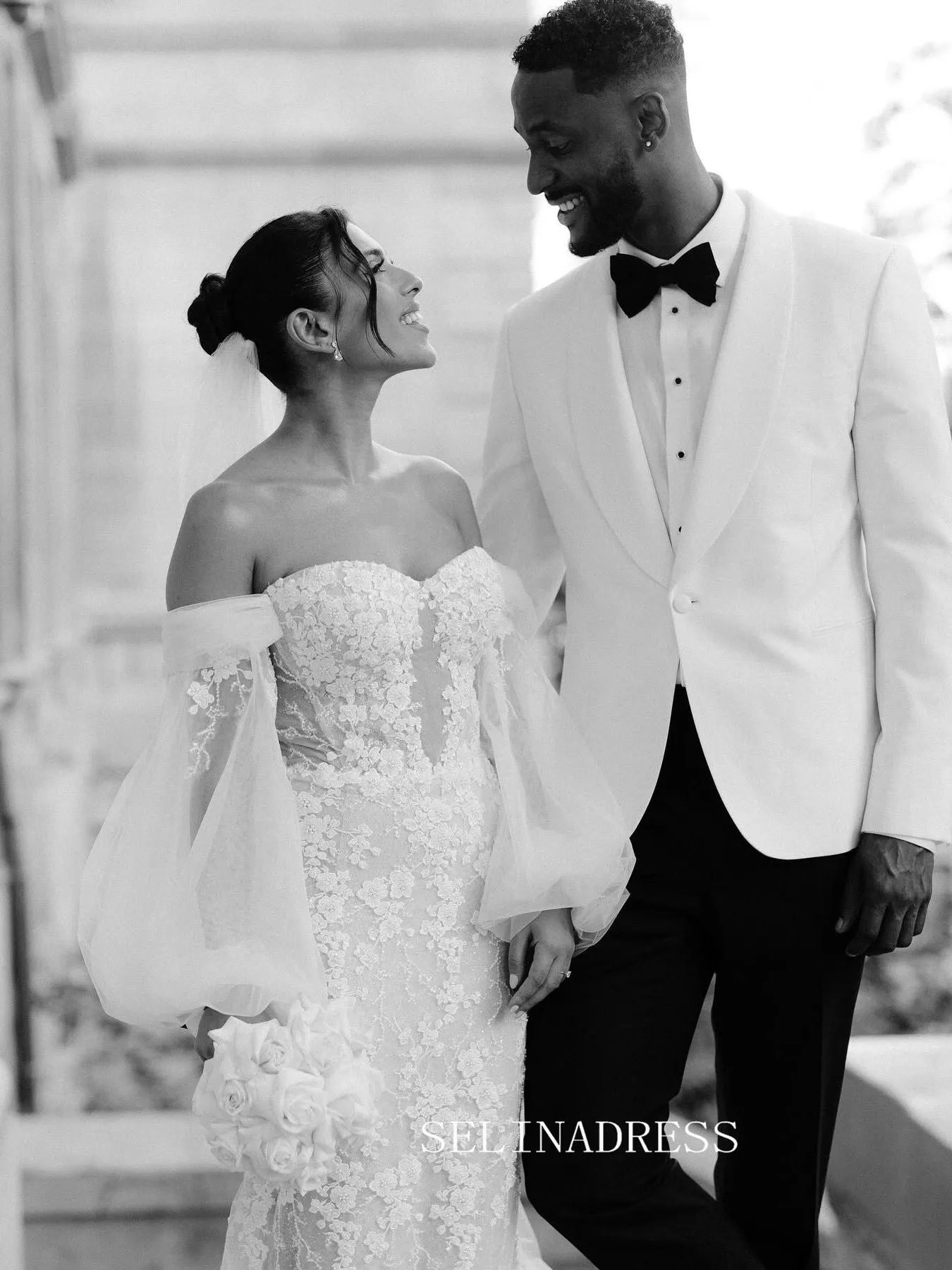 Mermaid Off-the-shoulder Long Sleeve Wedding Dress Cheap Lace Wedding Gowns EVW009
