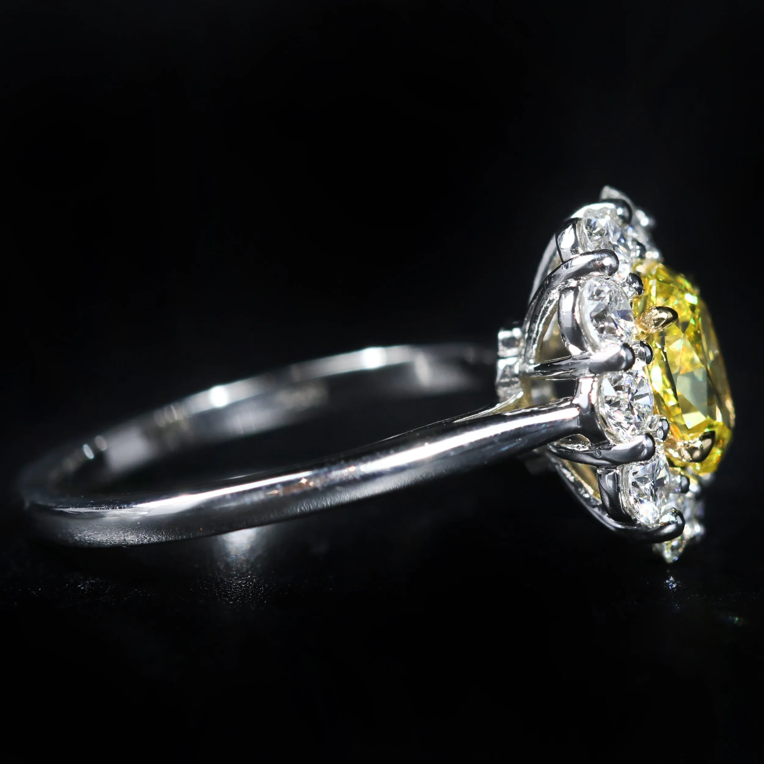 Platinum GIA 0.93 Carat Fancy Vivid Yellow Diamond Ring